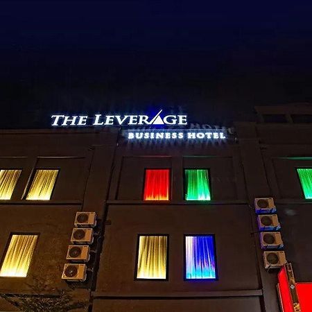 The Leverage Business Hotel Rawang Exterior photo