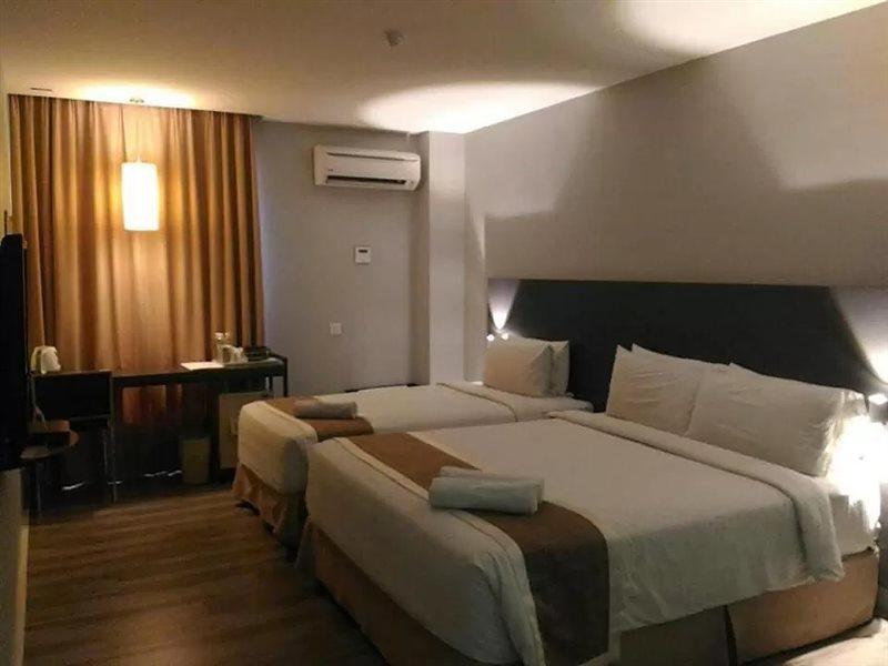 The Leverage Business Hotel Rawang Exterior photo
