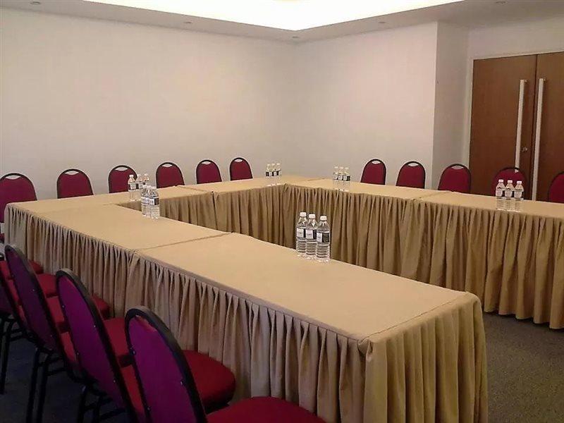 The Leverage Business Hotel Rawang Exterior photo